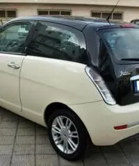 Lancia Ypsilon 1.4 Fire 77CV Platino