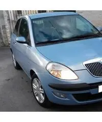 Lancia ypsilon 2004
