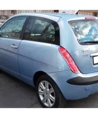 Lancia ypsilon 2004