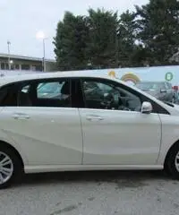 MERCEDES-BENZ B 180 CDI Executive