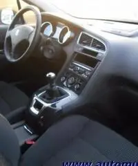 PEUGEOT 5008 1.6BlueHDi 120 S&S Business