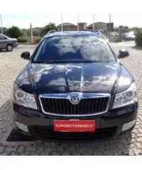 SKODA Octavia 1.6 TDI CR F.AP. DSG Wagon Executive NAVY