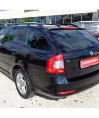 SKODA Octavia 1.6 TDI CR F.AP. DSG Wagon Executive NAVY