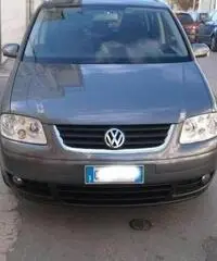 VOLKSWAGEN Touran 16V TDI DSG Highline