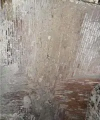 Locale cantina/magazzino in pietra