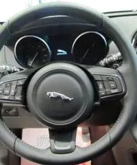 JAGUAR F-Pace 2.0d AWD PURE 180 CV AUTOMATICO MODEL YEARS 2016