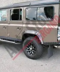 LAND ROVER Defender 110 2.4 TD4 SW SE LIM. EDIT. 7 P. 