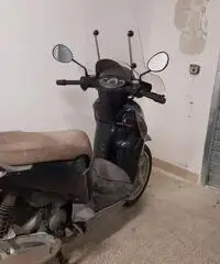 Aprilia Scarabeo light 200 anno 2009 (leggere bene)