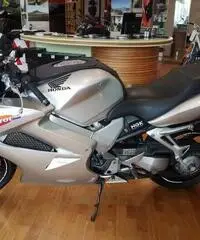 Honda vfr 800 vtec