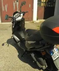 Vendo scooter Aprilia Leonardo 125