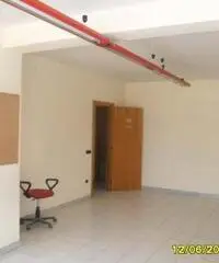 Locale commerciale in Vendita