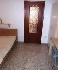 Quattro stanze singole per studentesse al vomero