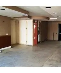 Caserta: Locale commerciale Altro