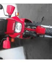 Vendesi honda dominator