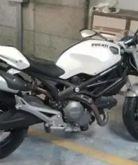DUCATI Monster tipo veicolo Naked cc 696