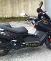 KYMCO Xciting tipo veicolo Scooter cc 300