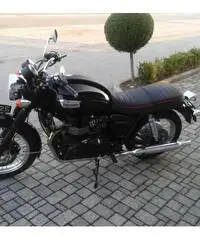 TRIUMPH BONNEVILLE T100