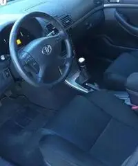 TOYOTA Avensis 2.2 D-4D 16V Station Wagon