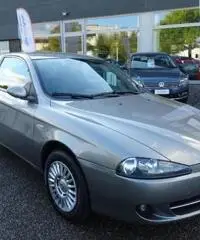 ALFA ROMEO 147 1.6 16V TS (105) 3 porte Distinctive
