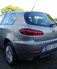 ALFA ROMEO 147 1.6 16V TS (105) 3 porte Distinctive