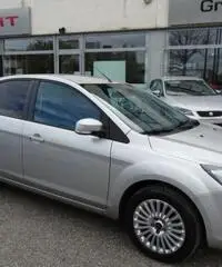 FORD Focus 1.6 (115CV) 5p. Bz.- GPL Titanium