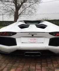 LAMBORGHINI Aventador 6.5 V12 LP700-4 Roadster