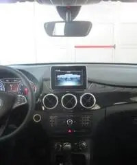 MERCEDES-BENZ B 180 EXECUTIVE