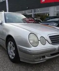 MERCEDES-BENZ E 220 CDI cat S.W. Classic