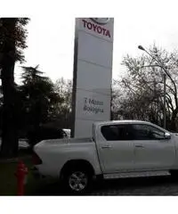 TOYOTA Hilux CONFORT
