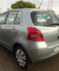 TOYOTA Yaris 1.0 5 porte Sol