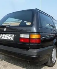 VOLKSWAGEN Passat 1800i Variant GL