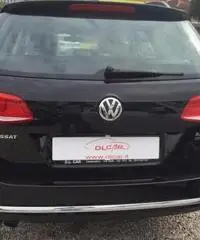 VOLKSWAGEN Passat Var. 2.0 TDI Comfortline BlueM.Tech. KM. 0