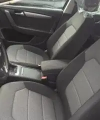 VOLKSWAGEN Passat Var. 2.0 TDI Comfortline BlueM.Tech. KM. 0