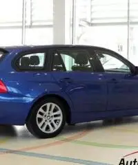 BMW 320 D TOURING FUTURA Fari allo Xeno + Cruise control + Park distance control + Bracciolo + Volan