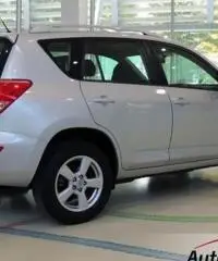 TOYOTA RAV 4 2.0 VVT-I 16 V SOL