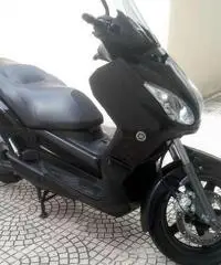 Scooter YAMAHA X-MAX 125cc anno 2009 quasi nuovo