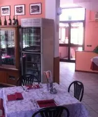 Cedesi attivita ristorante pizzeria bar