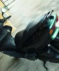 SCOOTER 125 OTTIMO PREZZO !! SEMPRE STATO IN BOX !!