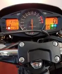 SUZUKI GSR 600 2008