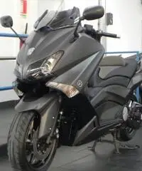 YAMAHA TMax 530 .