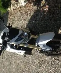 Suzuki gsr 750 Moto naked