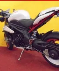 TRIUMPH Speed Triple 1050 R bianco - 9000