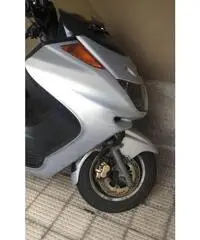 vendo scooter non funzionante per pezzi di ricambio nuovi