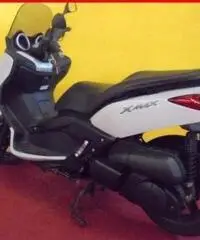 YAMAHA X-Max 250 bianco - 31800