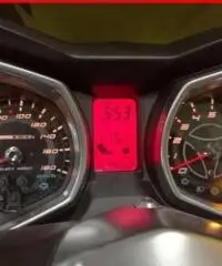 YAMAHA X-Max 400 Momo Design nero - 4602