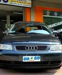 AUDI A3 1.6 cat 3p. Attraction