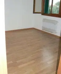 Appartamento di 5 locali in Vendita