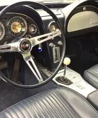 CHEVROLET CORVETTE STING RAY SPLIT WINDOW