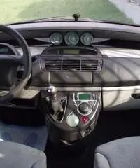 CITROEN C8 2.2 HDi Exclusive