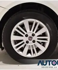 FIAT Grande Punto 1.3 MJT 5 PORTE DYNAMIC NEOPATENTATI CRUISE CERCHI